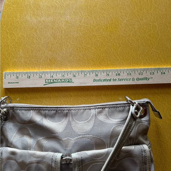 Coach Poppy hippie Beige Signature Shoulder Bag - Picture 3 of 6